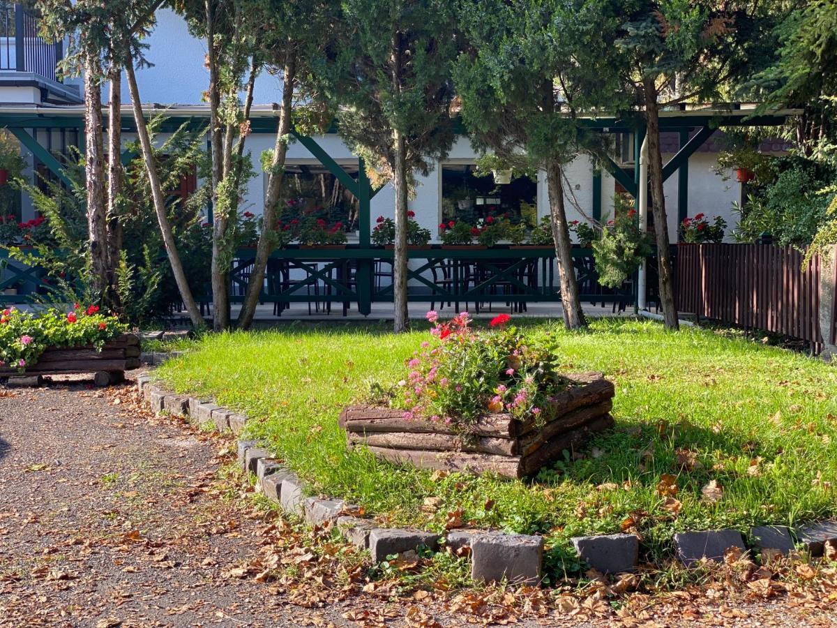 Bed and Breakfast A Fogado Bicske Esterno foto