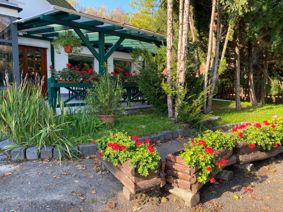 Bed and Breakfast A Fogado Bicske Esterno foto