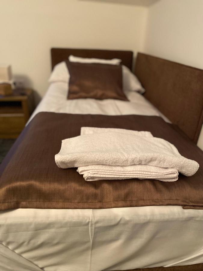 Bed and Breakfast A Fogado Bicske Esterno foto