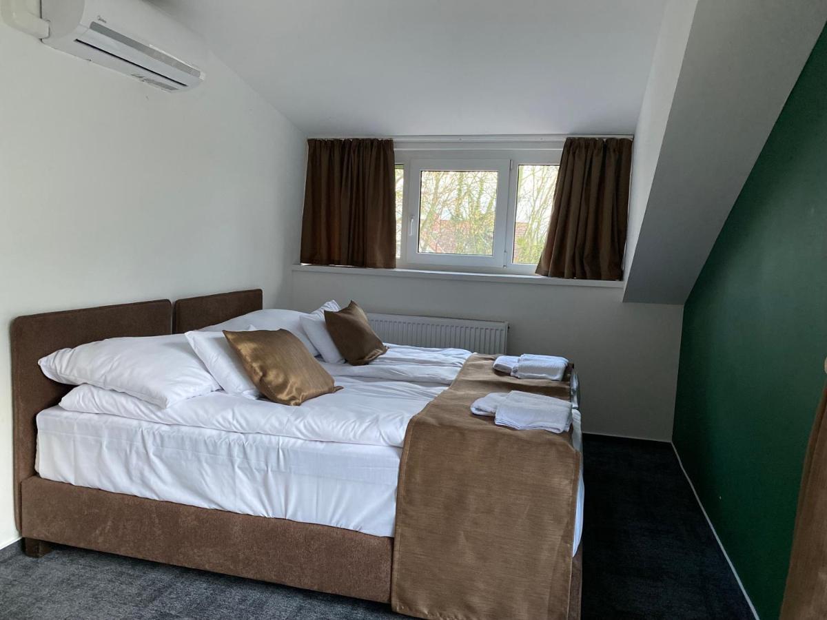 Bed and Breakfast A Fogado Bicske Esterno foto
