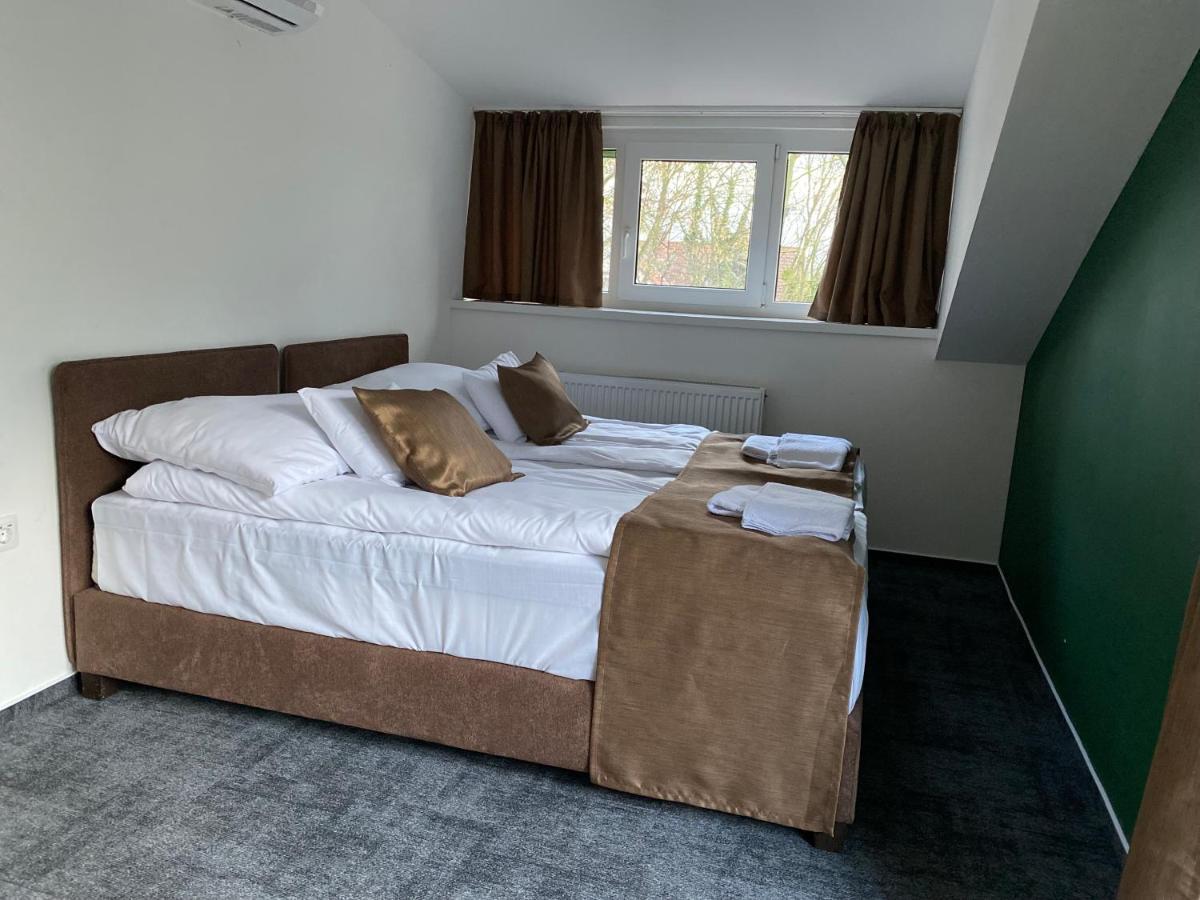 Bed and Breakfast A Fogado Bicske Esterno foto