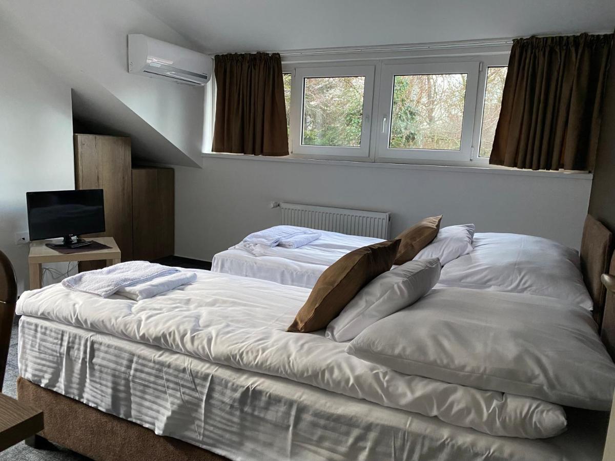 Bed and Breakfast A Fogado Bicske Esterno foto