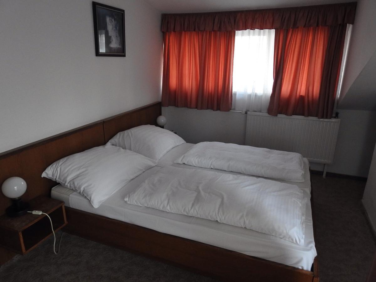 Bed and Breakfast A Fogado Bicske Esterno foto